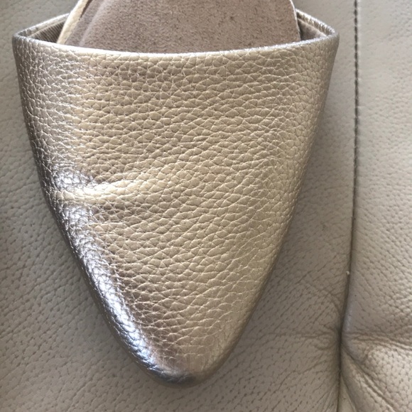 Old Navy pointy gold flats - Picture 2 of 3